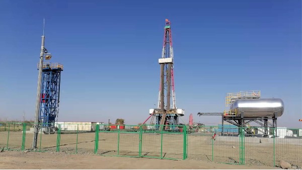 打穿五千米礫石層 鉆井提速超兩倍 <i style='color:red'>塔里木油田</i>刷新國內(nèi)空氣鉆井紀錄